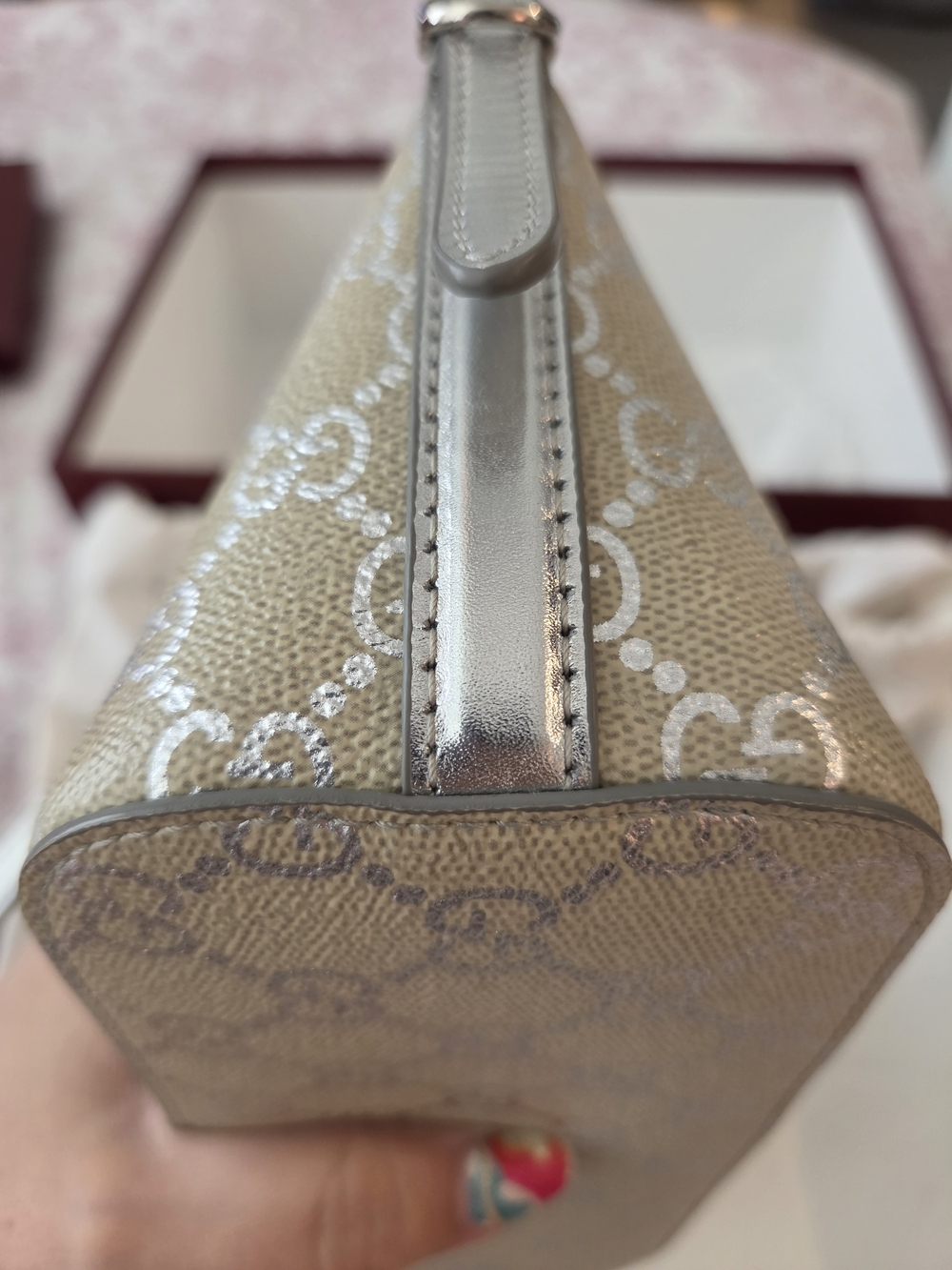 Gucci Small GG Emblem Shoulder Bag And Cardholder - Picture 4 of 14
